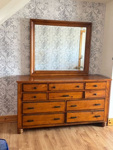 Solid wood dressing table
