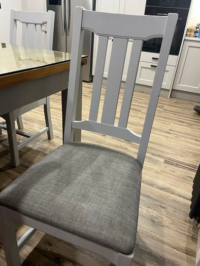 Solid wood extendable Kitchen Table with glass top & 6 chairs