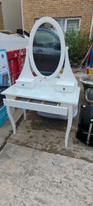 dressing table free to go