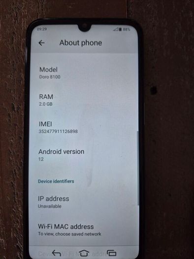 Doro 8100 smartphone