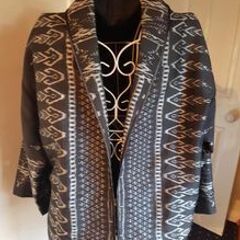 Beautiful 100% Silk Black & Silver Jacket (Size 14)