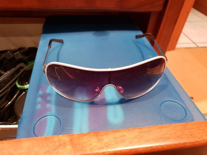 white mens glasses