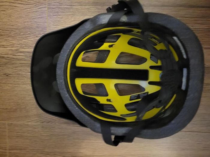 Bicycle helmet