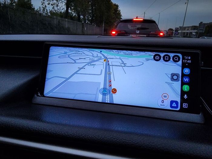 10 inch universal Carplay/Android Auto multimedia screen