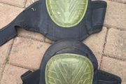 Knee pads