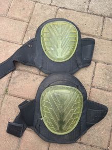 Knee pads