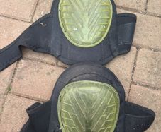 Knee pads