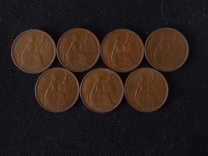 Queen Elizabeth II - Pre-Decimal English Coins - (7) 1960s