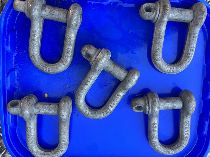 5 Shackles