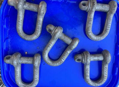 5 Shackles