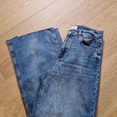 Wide Legs Jeans - 10