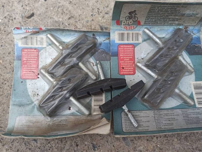 Smooth post brake pads