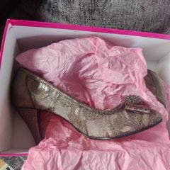 Le Babe Heels (Please Read)