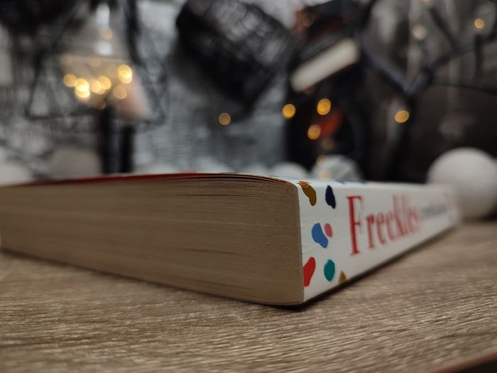 Freckles ! HAND SIGNED ! by Cecelia Ahern ! 2021 ! by HarperCollins ! AUTOGRAPH !