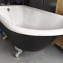 Freestanding cast iron roll-top clawfoot bath Image 4