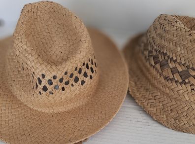 2 straw hats
