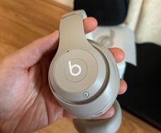 Beats Studio Pro - White Cream