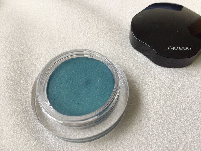 Brand New Shiseido Shimmering Cream Eye Color