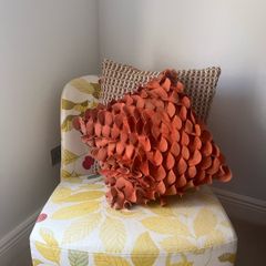 leaf and berry patterned lounge chair