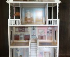 KidKraft wooden dollhouse