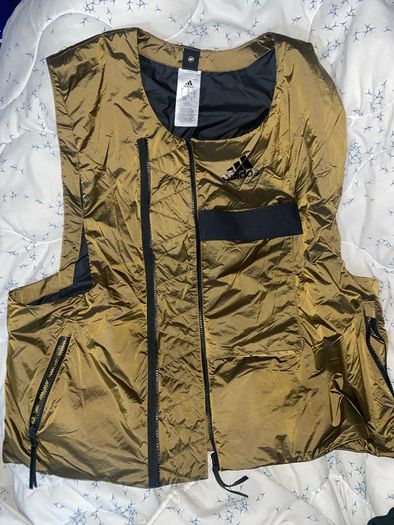 Adidas gilet down vest size m/L brand new