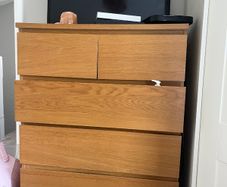 Chest of drawers