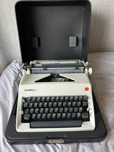 Olympia SM9 typewriter