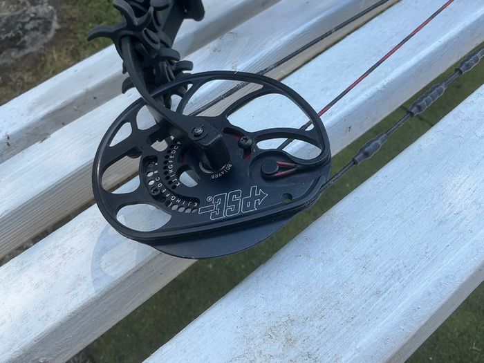 PSE EVO MAX compound bow 60lb
