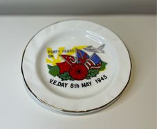 V E Day Commemorial Plate 40 years on by Fenton China Company