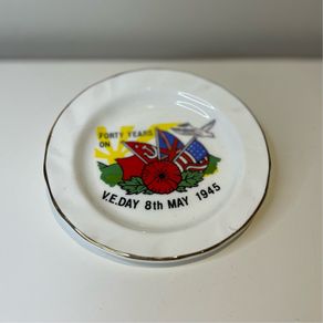 V E Day Commemorial Plate 40 years on by Fenton China Company