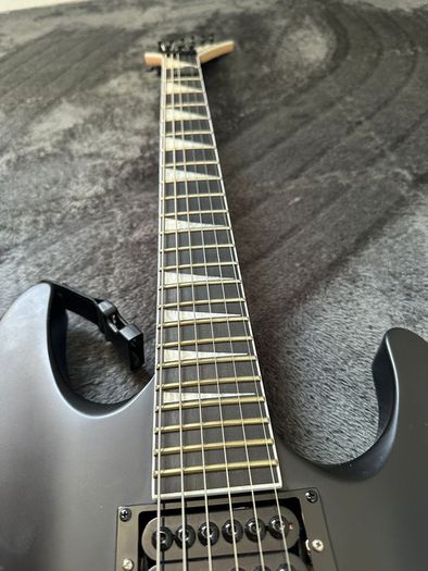 Jackson JS32
