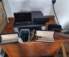 fountain pens , nibs , cases