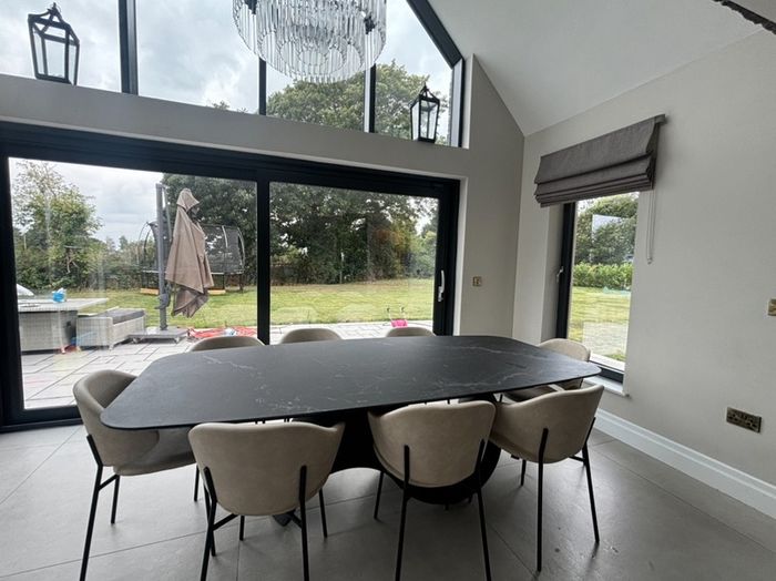 Calligaris Seashell dining table & 8 Calligaris chairs