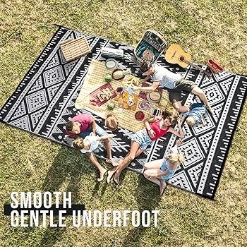 Waterproof Outdoor Rug, Anti-slip Reversible UV Resistant Garden Rugs, Easy Cleaning Carpet Patio Area Rugs for Camping, Deck, Beach, Picnic, Backyard (240 x 300 cm, Black & White)