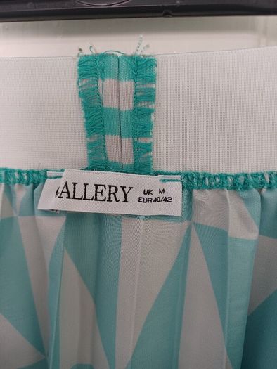 Ladies Gallery Geo Print Skirt Size Medium
