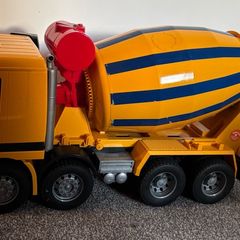 Bruder cement lorry