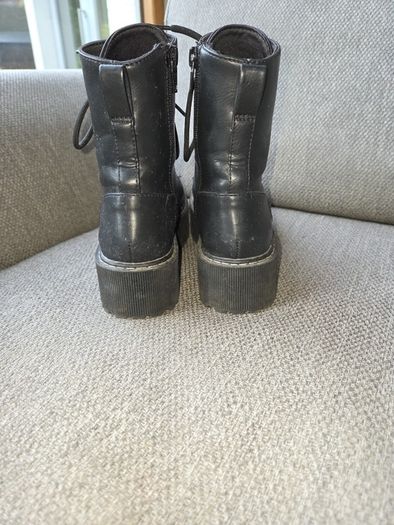 H&M black boots uk4