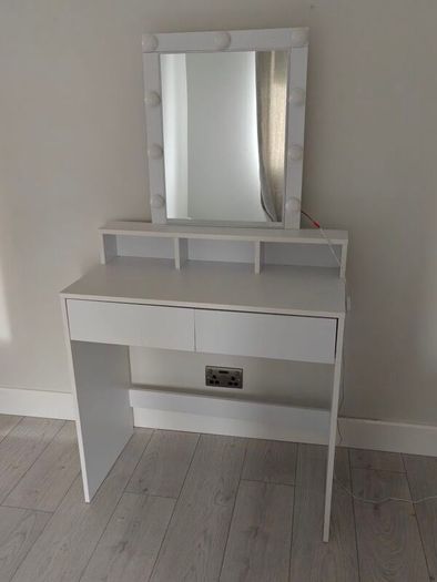 Dressing table