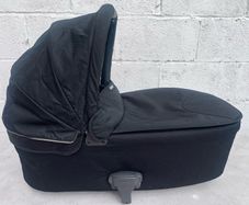 Mama's & Papas Armadillo Flip carrycot.