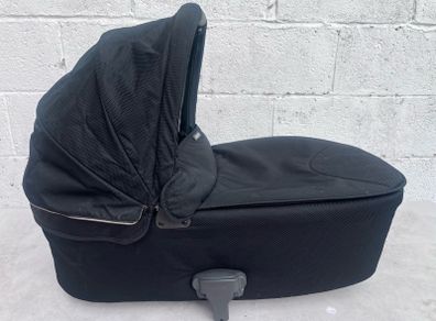 Mama's & Papas Armadillo Flip carrycot.
