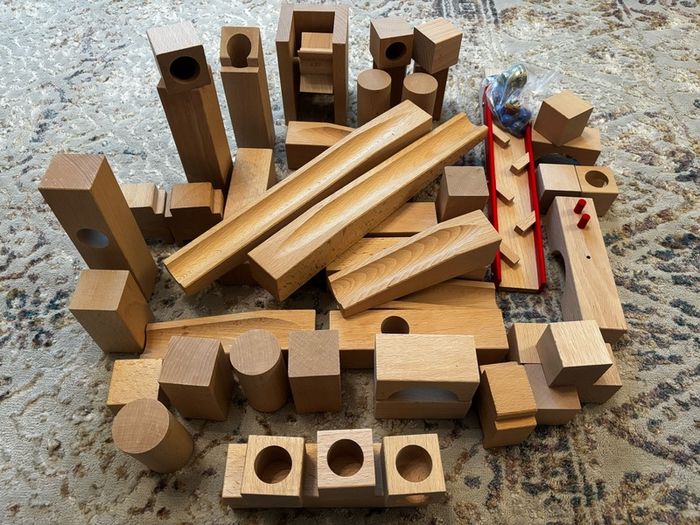 Ball track toy