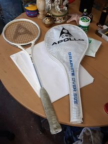 Badminton racket graphite