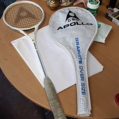 Badminton racket graphite