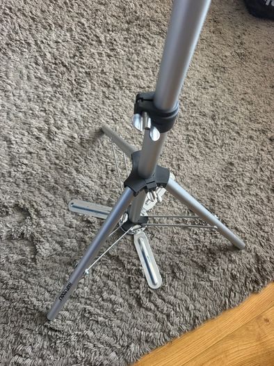 Hair Dresser Training Stand