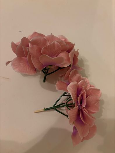 Artificial flowers