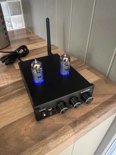 Dali Spektor 2 + Elegiant BTZ 001