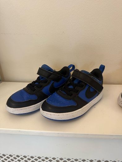 child's  trainers