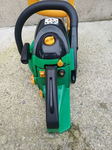 petrol chainsaw