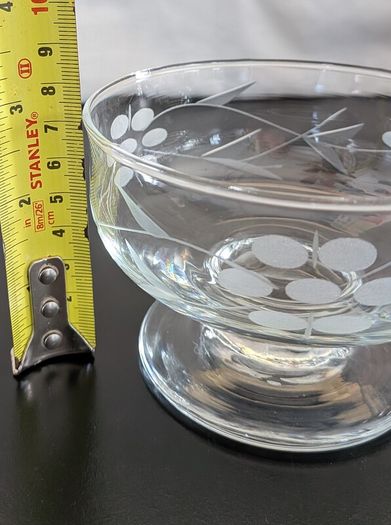 Vintage Etched Crystal Footed Dessert Bowls Pair Grapevine Leaf Design