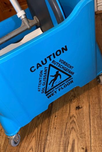 Commercial mop bucket